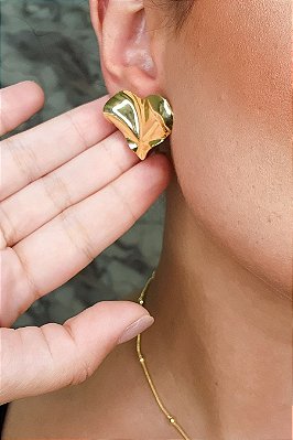 Brinco Efeito Ondulado De Coração Banhado Em Ouro 18k