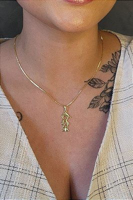 Colar Com Pingente De Menino Banhado Em Ouro 18k