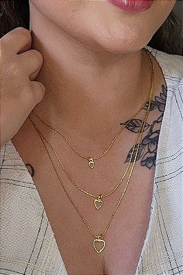 Colar Triplo De Corações Vazados Banhado Em Ouro 18k