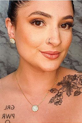 Conjunto Com Pingente E Brincos Pontiagudos Cravejados Com Zircônias