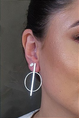 Brinco Grande Com Circulo E Fio No Meio Banhado Em Ródio Branco