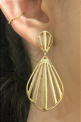 Brinco Grande De Concha Vazada Banhado Em Ouro 18k