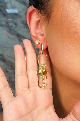 Brinco Com Pingentes Religiosos Banhado Em Ouro 18k