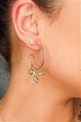 Brinco Argola Médio Com Pingente Esotéricos Banhado Em Ouro 18k