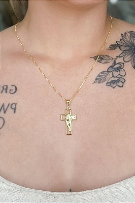 Colar Com Pingente De Cruz E Face De Jesus Banhado Em Ouro 18k