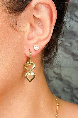 Brinco Argolinha Com Dois Corações Vazados Banhado Em Ouro 18k