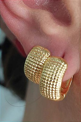 Duo De Argolas Grossas Trabalhadas Banhado Em Ouro 18k