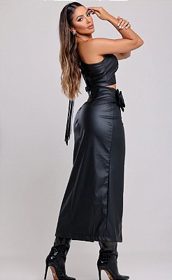 Conjunto Cropped e Saia em Couro Ecológico - Elegância e Sustentabilidade