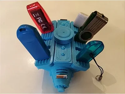 Suporte De Mesa Pen Drive E Cartão Sd Motor V8