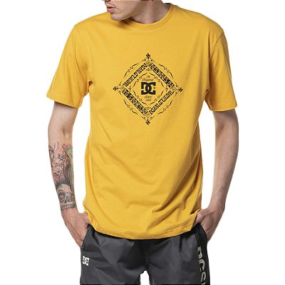 Camiseta DC Shoes Classic SM24 Masculina Amarelo