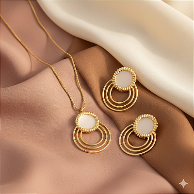 Conjunto Solar Dourado Banhado a Ouro 18K e Madrepérola