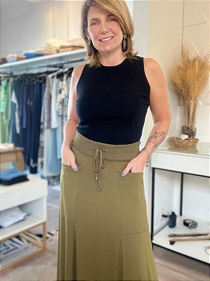 SAIA LONGA EM MALHA COM BOLSO