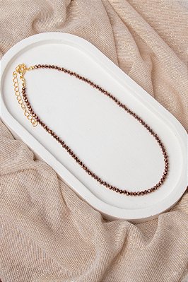 COLAR CURTO DE CRISTAIS MARROM BOMBOM