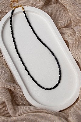 COLAR CURTO DE CRISTAIS PRETO
