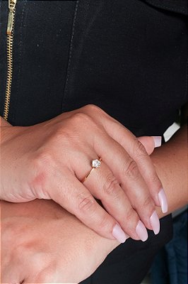 ANEL SOLITÁRIO COM ZIRCÔNIA