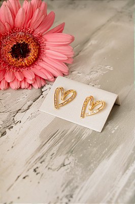 BRINCO CORAÇÃO VAZADO CRAVEJADO