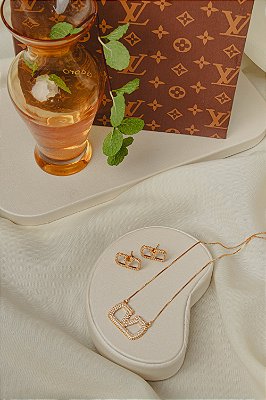 CONJUNTO VALENTIN CRAVEJADO COM ZIRCÔNIA