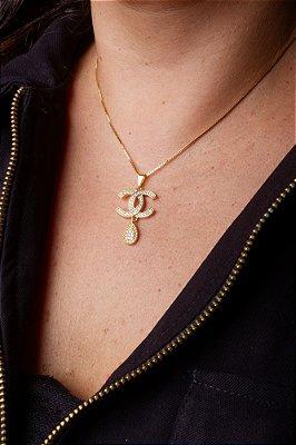 COLAR INSPIRAÇÃO CHANEL COM GOTA CRAVEJADA