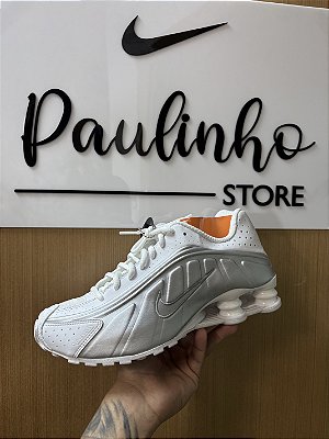 TÊNIS NIKE SHOX R4 BRANCO E PRATA