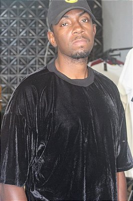 camiseta oversized veludo