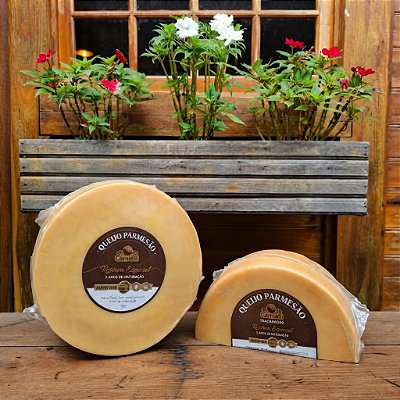 Queijo Carnielli Parmesão Reserva Especial 2,200 Kg - Meia peça