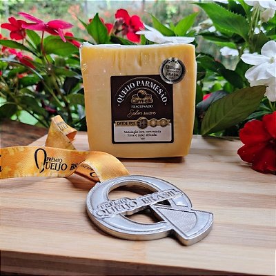 Queijo Carnielli Parmesão Suave (246g)