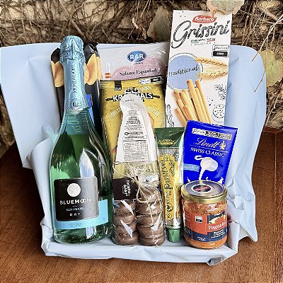 Cesta Presente com Espumante e Petiscos Gourmet
