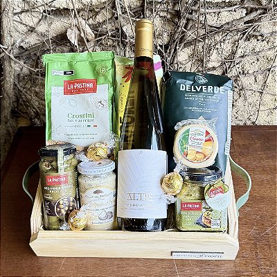 Cesta Gourmet com Vinho Verde e Delícias Especiais