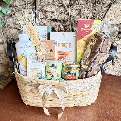Cesta Gourmet com Suco, Chocolates e Aperitivos
