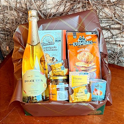 Cesta Presente Gourmet com Espumante, Aperitivos e Delícias Especiais