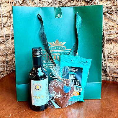 Presente Dia dos Pais com Vinho, Chocolate e Aperitivos