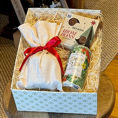 Cesta de Natal com Frisante, Trufas e Mini Panetone