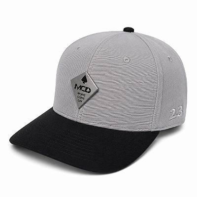 Boné MCD Aba Curvada Snapback Cinza Claro Preto Logo Metálica Unissex