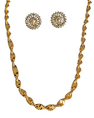 Conjunto Mandala Cravejada e Colar Trama Trabalhada Banhado a Ouro 18k