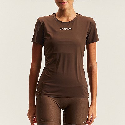Camiseta Colcci New Comfort Fit Tec Fluity P27 Marrom Roccia
