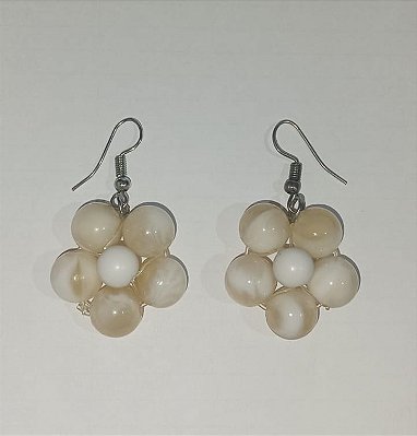 Brinco Pétalas Peroladas Floral Delicado