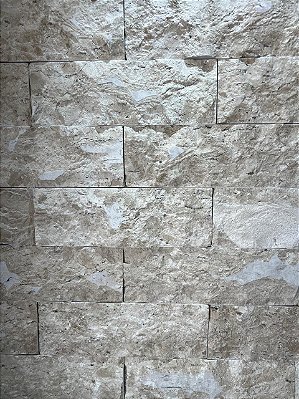 Revestimento Rock Face Travertino