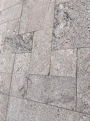 Granito Povoado em Módulo Rústico