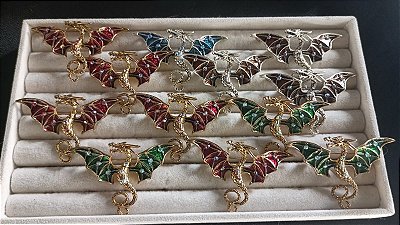 Broche de Dragão com pedraria