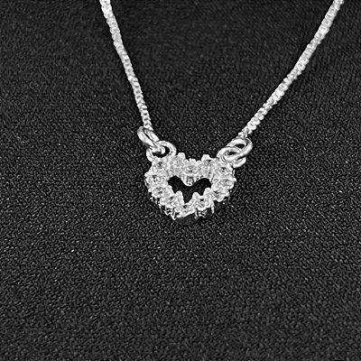 COLAR PINGENTE CORAÇÃO CRAVEJADO - PRATA 925