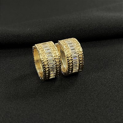 BRINCO ARGOLAS BAGUETES DOURADAS - SEMIJOIA