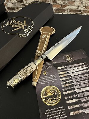 Faca Artesanal Forjada 10” Botão Integral em Aço Carbono Cabo em Chifre de Cervo Axis