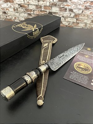 Faca Artesanal Damasco Botão Integral 10” Padrão Leader Cabo em Chifre de Búfalo com Ouro