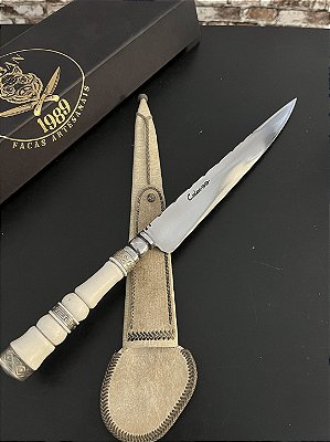Faca Artesanal Forjada 10” em Aço Carbono Cabo em Canela de Avestruz