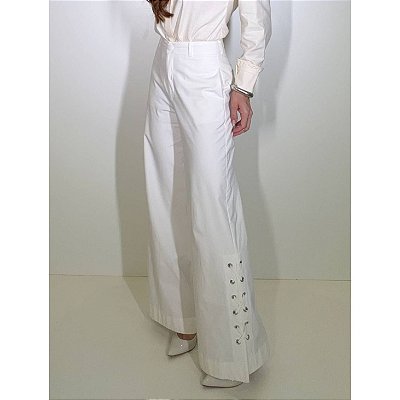 CALCA SARJA FLARE C/ BOLSO  FEMININA OFF WHITE M OFF WHITE M