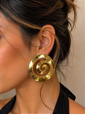 Brinco Caracol Orgânico Texturizado Banhado a Ouro 18k