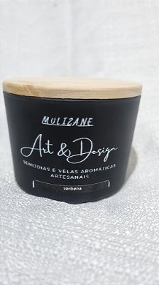 Vela Aromática Verbena 100g – Vidro Preto Fosco com Tampa de Madeira