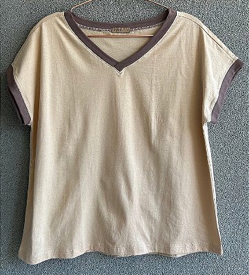 Blusa conforto malha de algodão gola marrom