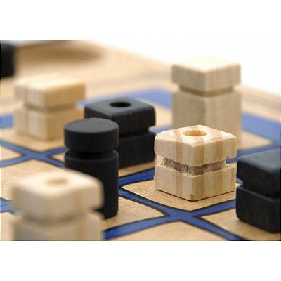 Quarto -  Jogo De Tabuleiro Em Madeira  Mitra