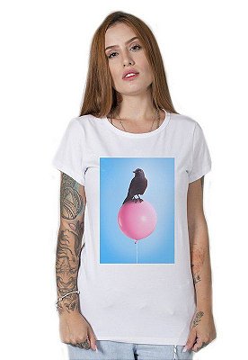 Camiseta Feminina O Corvo e o Balão